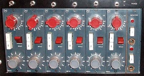 This is a documented problem on the forums that is still unresolved going back to 2016. . Neve 1073 vocal settings